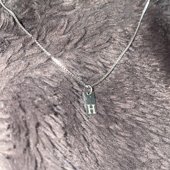 💫Brand new “H” letter necklace! - Picture 2 of 3